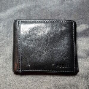 Fossil Men's Black Leather Bifold Wallet With ID Window Flip Flop Side Flap